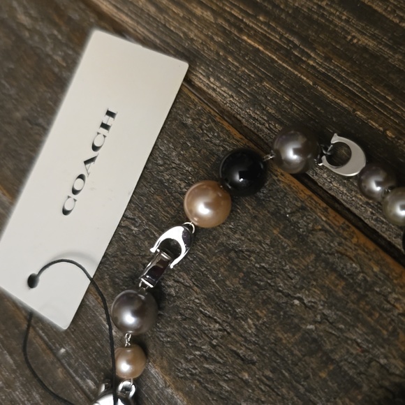 AUTHENTIC COACH PEARL BRACELET🥰 - Picture 3 of 9